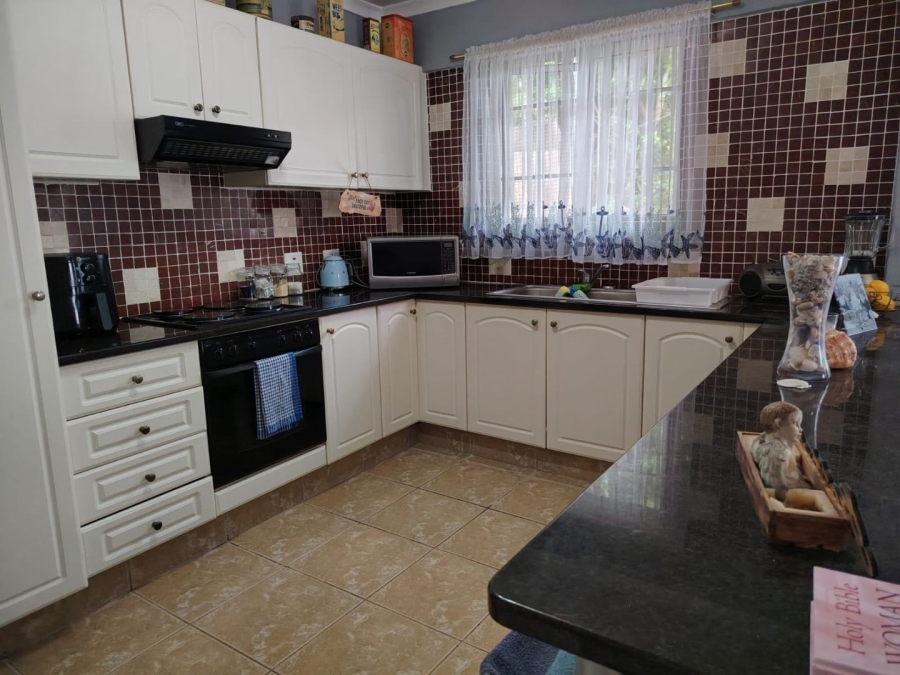 3 Bedroom Property for Sale in Ocean View KwaZulu-Natal
