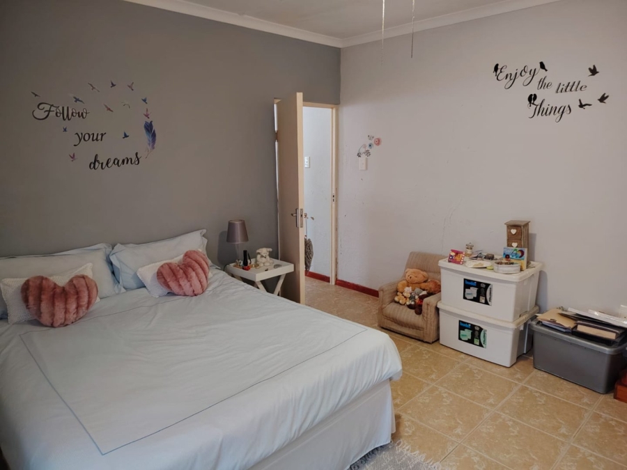 3 Bedroom Property for Sale in Ocean View KwaZulu-Natal