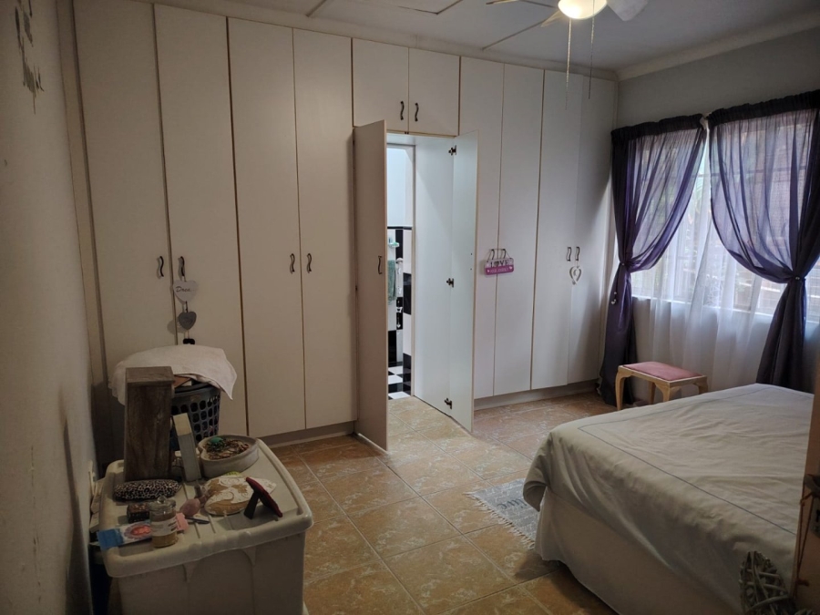 3 Bedroom Property for Sale in Ocean View KwaZulu-Natal