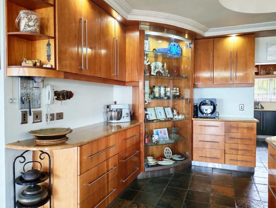 5 Bedroom Property for Sale in Blythedale KwaZulu-Natal