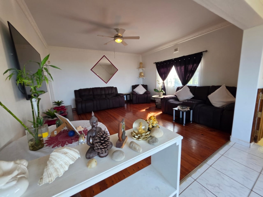 5 Bedroom Property for Sale in Umtentweni KwaZulu-Natal