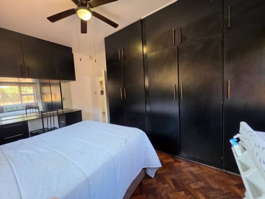 5 Bedroom Property for Sale in Umtentweni KwaZulu-Natal