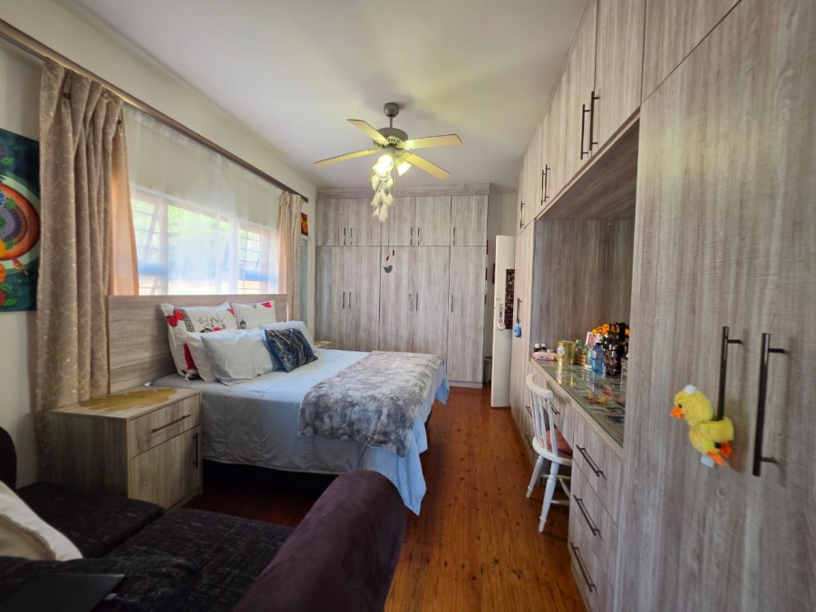 5 Bedroom Property for Sale in Umtentweni KwaZulu-Natal
