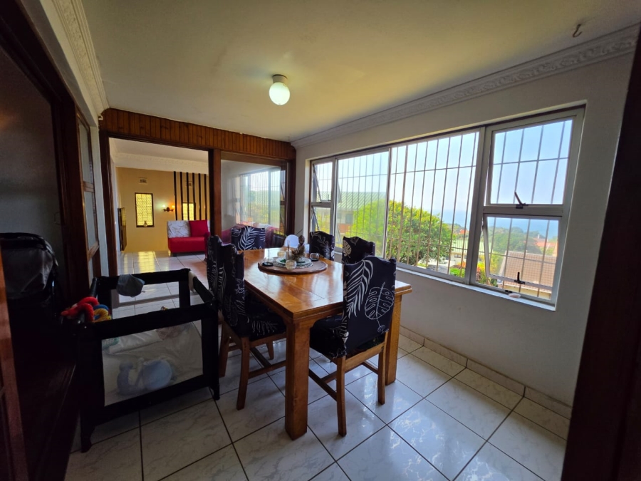 5 Bedroom Property for Sale in Umtentweni KwaZulu-Natal