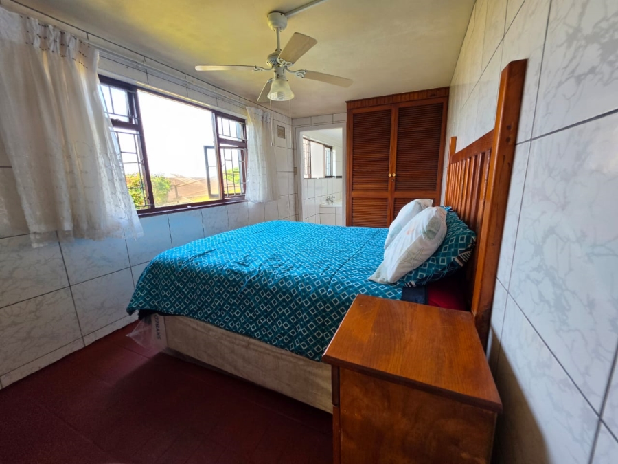 5 Bedroom Property for Sale in Umtentweni KwaZulu-Natal