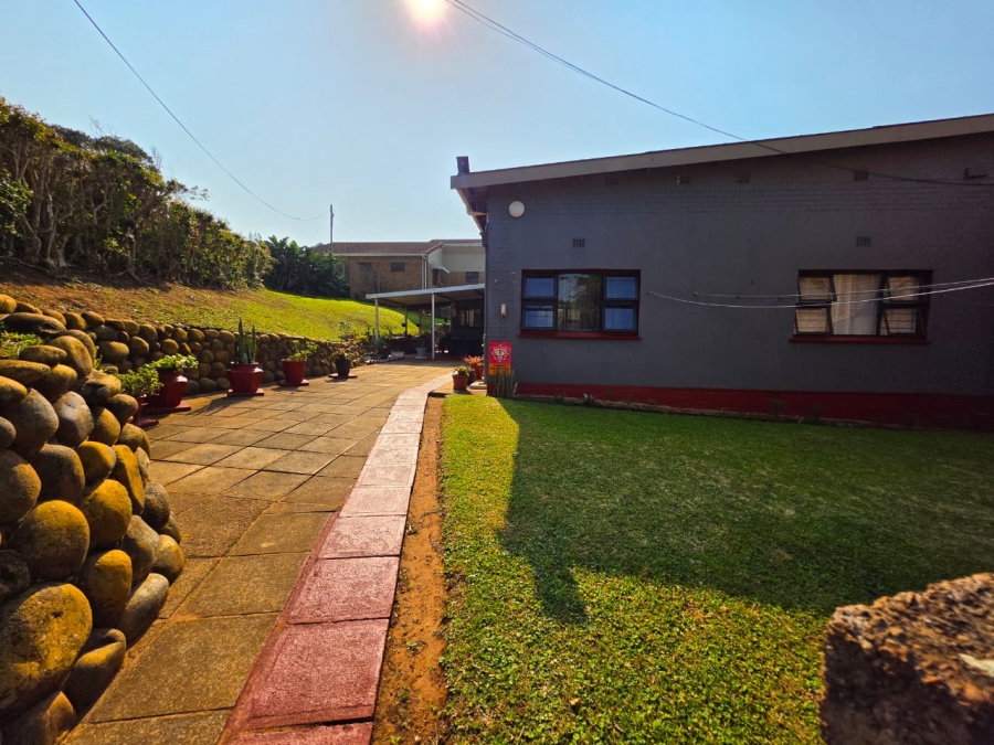 5 Bedroom Property for Sale in Umtentweni KwaZulu-Natal