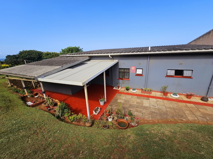 5 Bedroom Property for Sale in Umtentweni KwaZulu-Natal