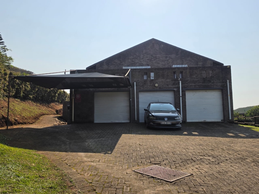 5 Bedroom Property for Sale in Umtentweni KwaZulu-Natal