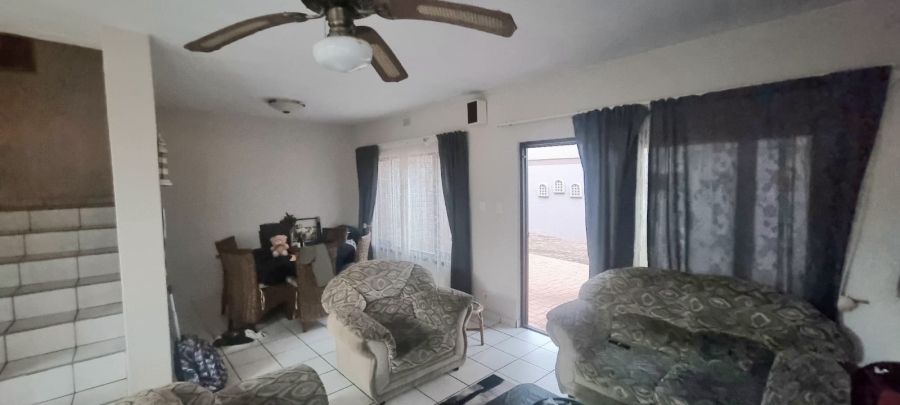 3 Bedroom Property for Sale in Uvongo KwaZulu-Natal