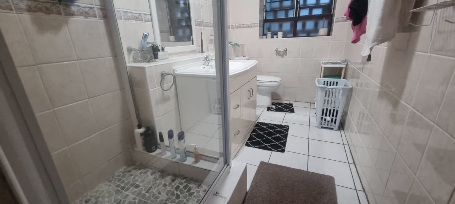 3 Bedroom Property for Sale in Uvongo KwaZulu-Natal