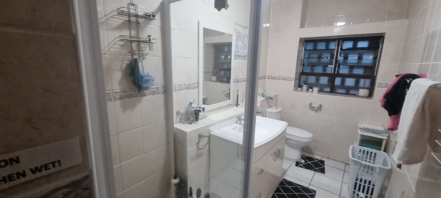 3 Bedroom Property for Sale in Uvongo KwaZulu-Natal