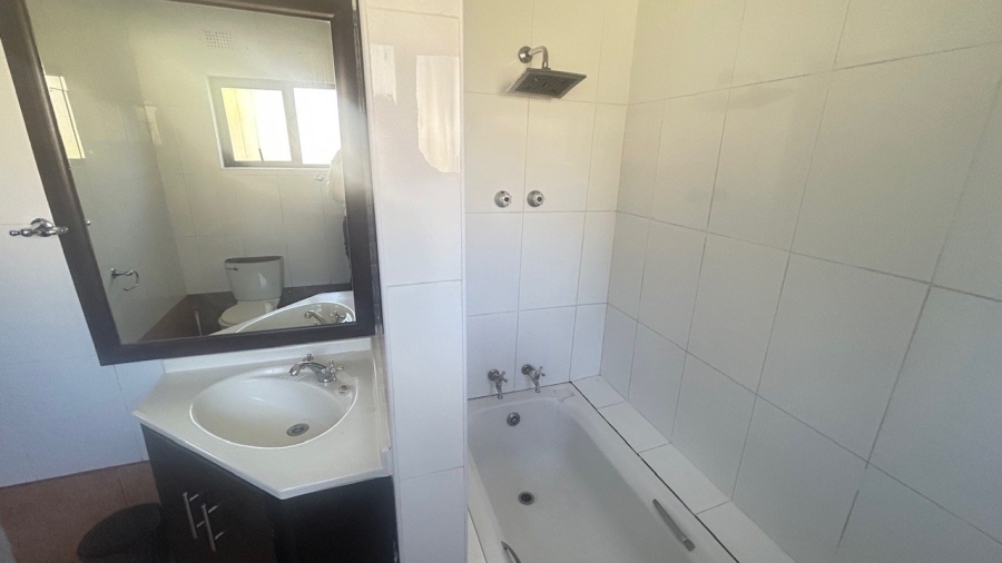 To Let 8 Bedroom Property for Rent in Meer En See KwaZulu-Natal