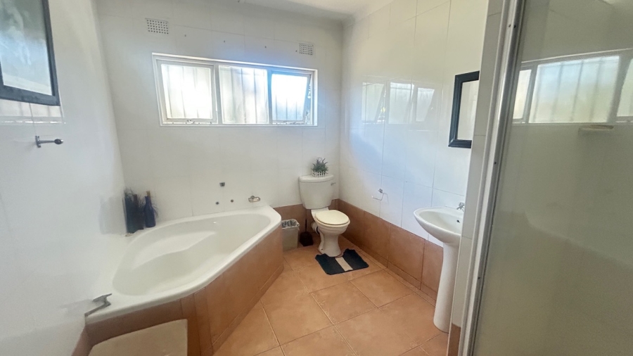 To Let 8 Bedroom Property for Rent in Meer En See KwaZulu-Natal