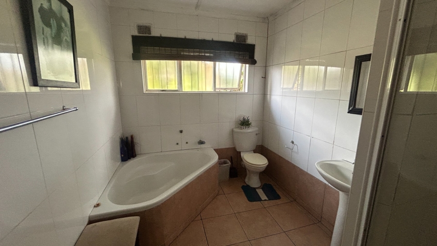 To Let 8 Bedroom Property for Rent in Meer En See KwaZulu-Natal