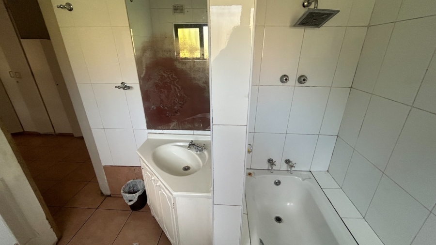 To Let 8 Bedroom Property for Rent in Meer En See KwaZulu-Natal
