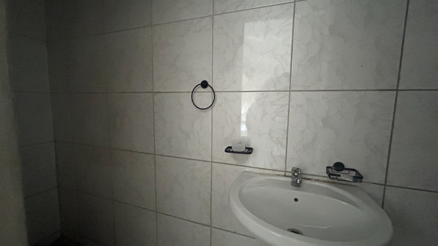 To Let 8 Bedroom Property for Rent in Meer En See KwaZulu-Natal