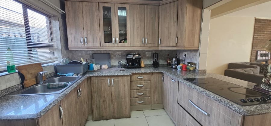 3 Bedroom Property for Sale in Huttenheights KwaZulu-Natal