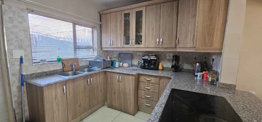 3 Bedroom Property for Sale in Huttenheights KwaZulu-Natal