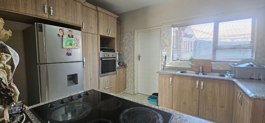 3 Bedroom Property for Sale in Huttenheights KwaZulu-Natal