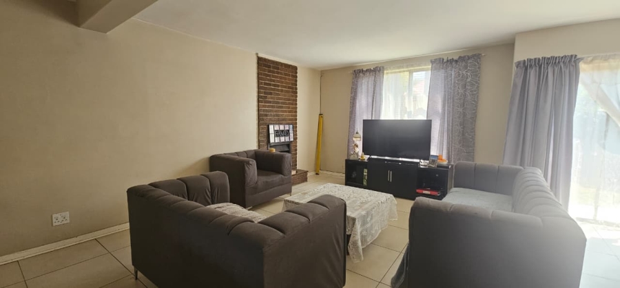 3 Bedroom Property for Sale in Huttenheights KwaZulu-Natal