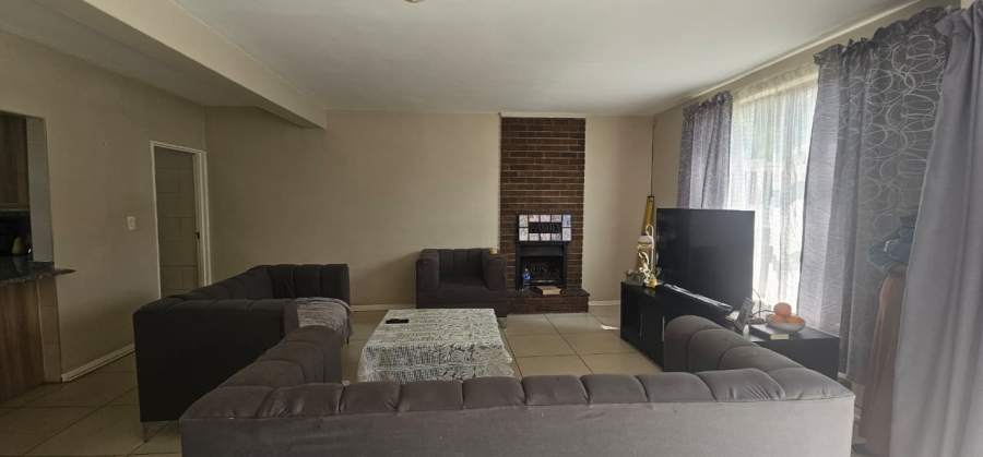 3 Bedroom Property for Sale in Huttenheights KwaZulu-Natal