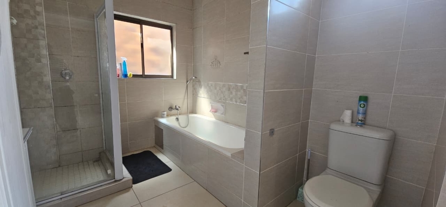 3 Bedroom Property for Sale in Huttenheights KwaZulu-Natal