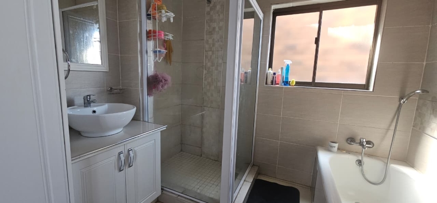 3 Bedroom Property for Sale in Huttenheights KwaZulu-Natal