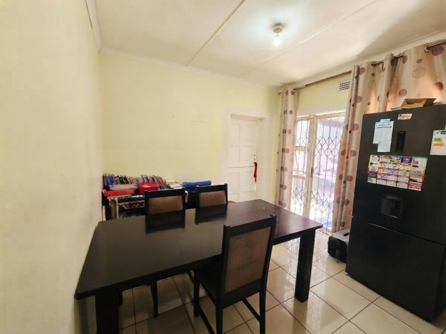 11 Bedroom Property for Sale in Larkfield KwaZulu-Natal
