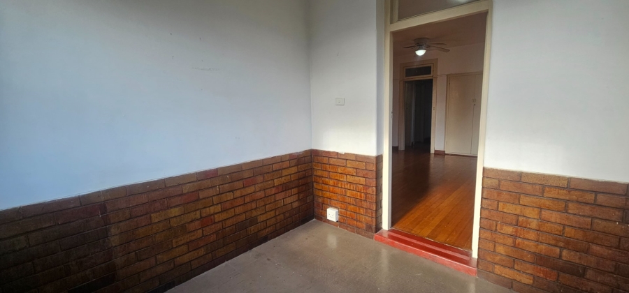 To Let 1 Bedroom Property for Rent in Essenwood KwaZulu-Natal