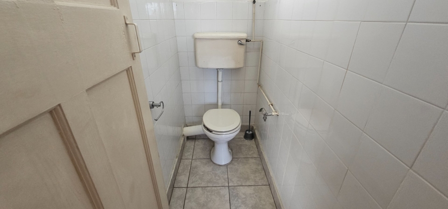 To Let 1 Bedroom Property for Rent in Essenwood KwaZulu-Natal