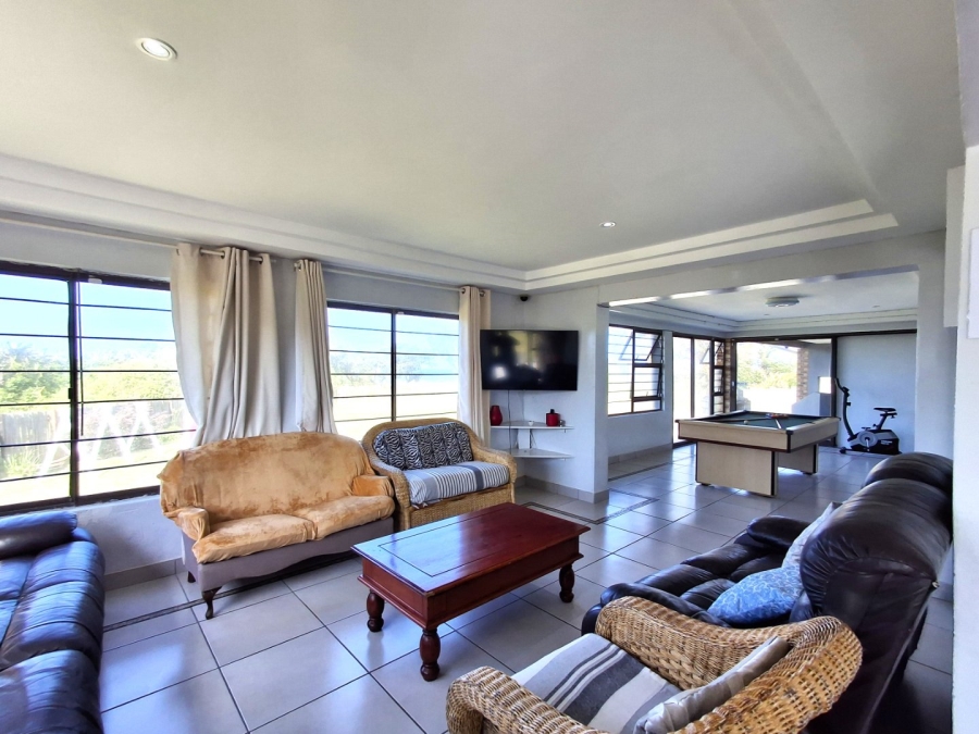 9 Bedroom Property for Sale in Salmon Bay KwaZulu-Natal