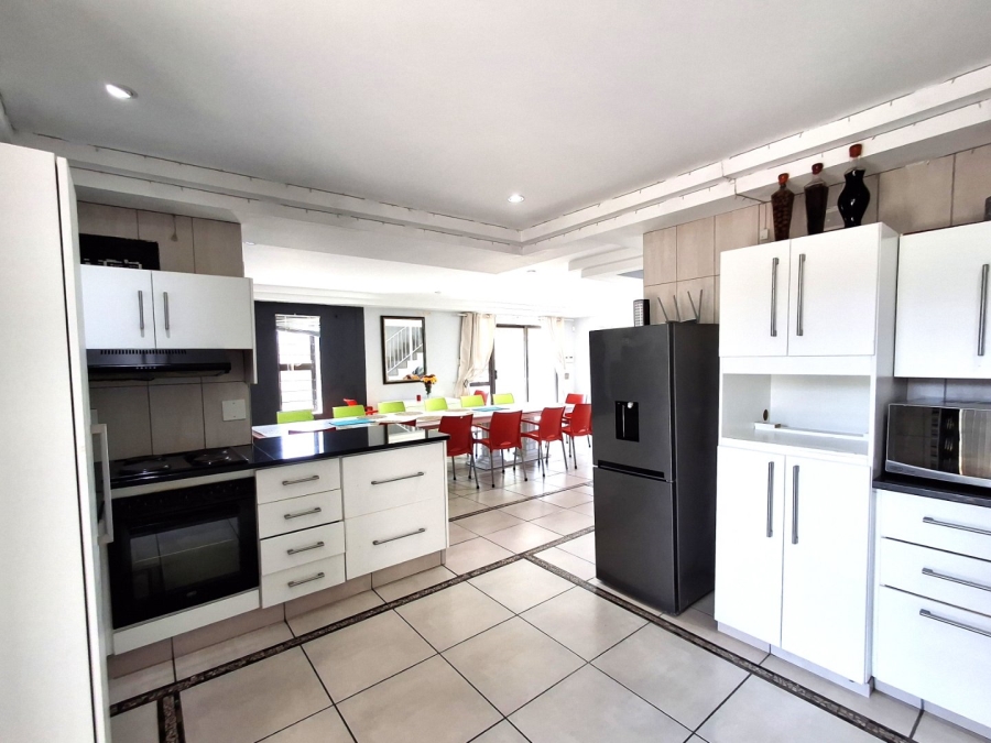 9 Bedroom Property for Sale in Salmon Bay KwaZulu-Natal