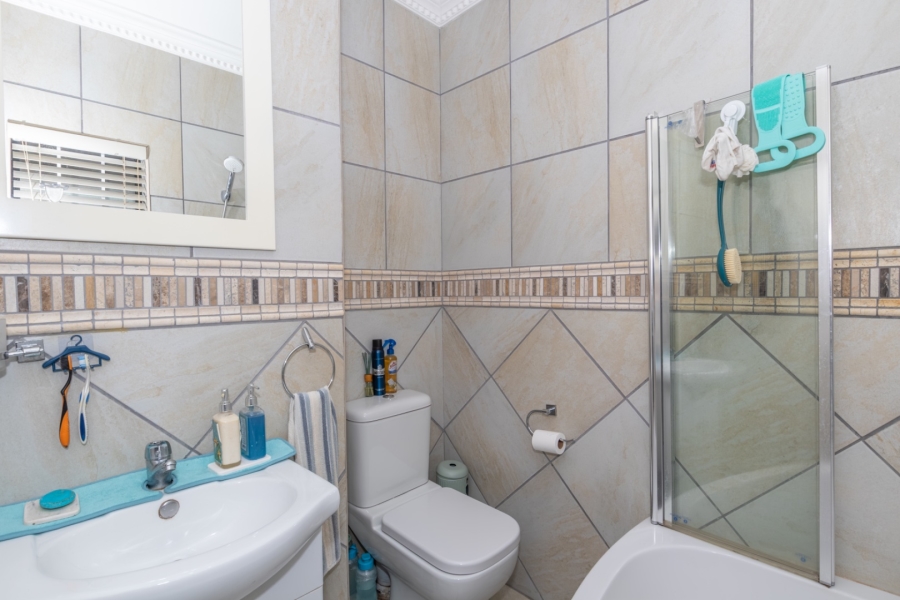 2 Bedroom Property for Sale in Winklespruit KwaZulu-Natal