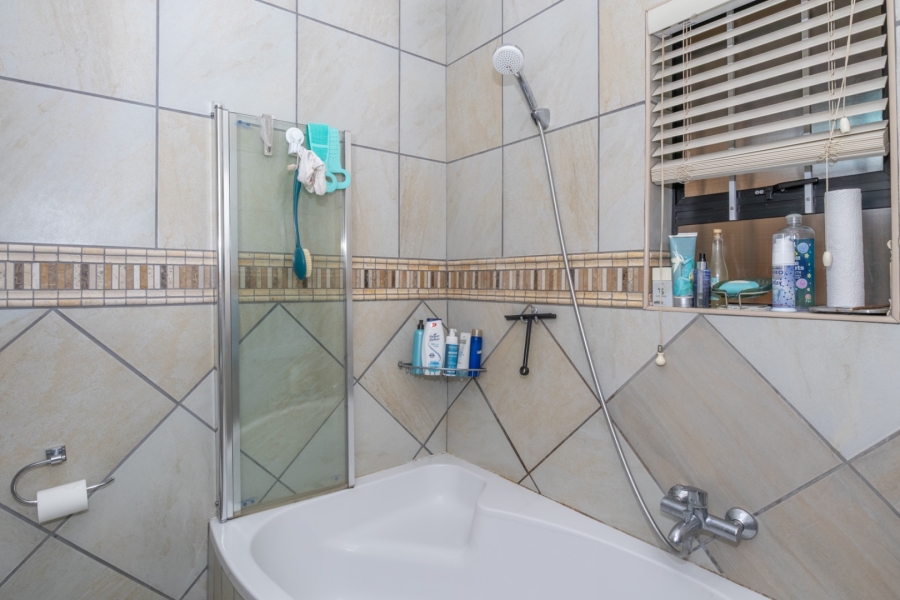 2 Bedroom Property for Sale in Winklespruit KwaZulu-Natal