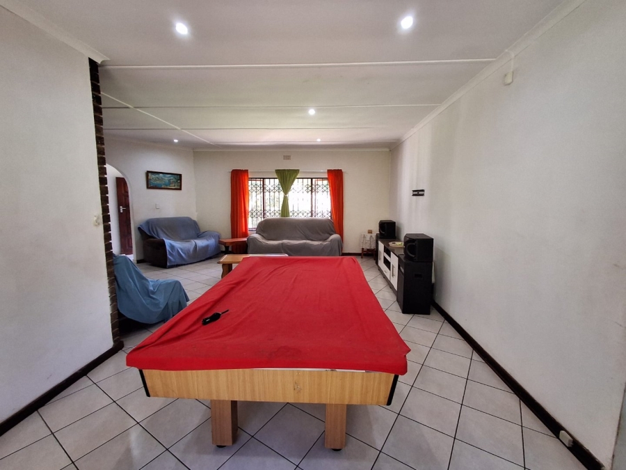 4 Bedroom Property for Sale in Umtentweni KwaZulu-Natal