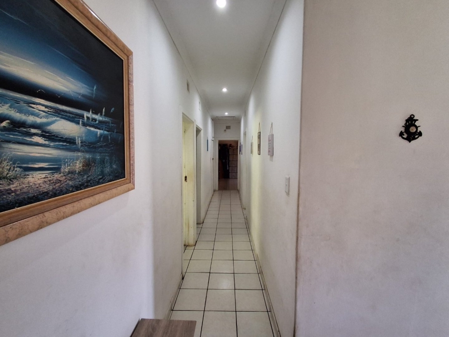 4 Bedroom Property for Sale in Umtentweni KwaZulu-Natal