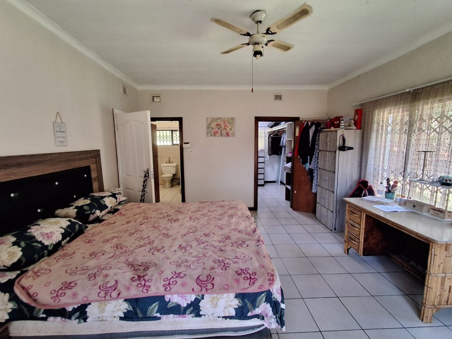 4 Bedroom Property for Sale in Umtentweni KwaZulu-Natal