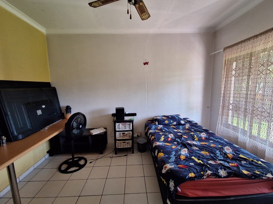 4 Bedroom Property for Sale in Umtentweni KwaZulu-Natal