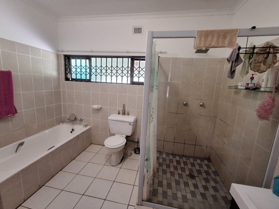 4 Bedroom Property for Sale in Umtentweni KwaZulu-Natal