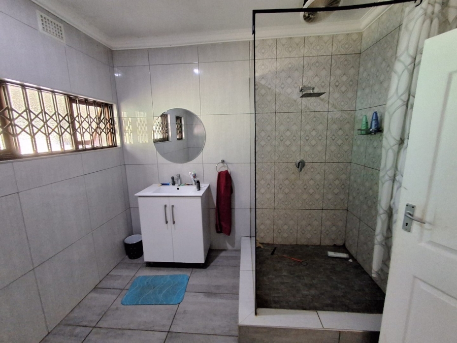 4 Bedroom Property for Sale in Umtentweni KwaZulu-Natal