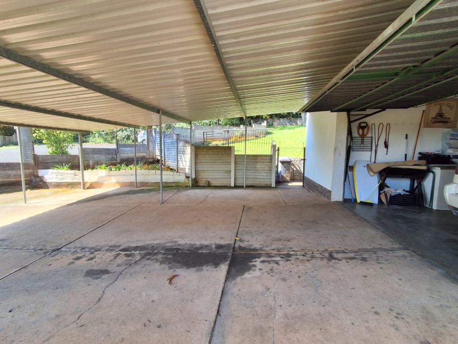 4 Bedroom Property for Sale in Umtentweni KwaZulu-Natal