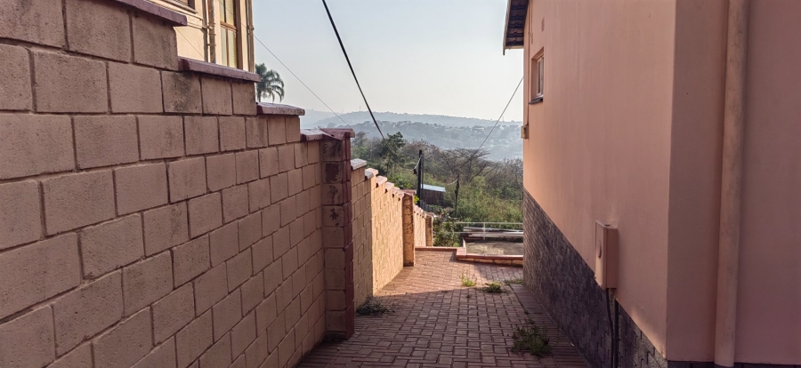 To Let 6 Bedroom Property for Rent in Reservoir Hills KwaZulu-Natal