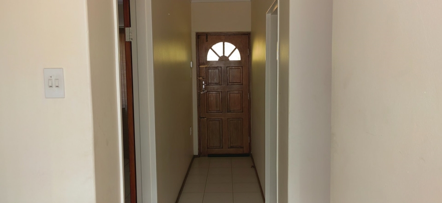 To Let 6 Bedroom Property for Rent in Reservoir Hills KwaZulu-Natal