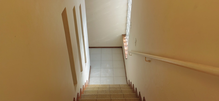 To Let 6 Bedroom Property for Rent in Reservoir Hills KwaZulu-Natal