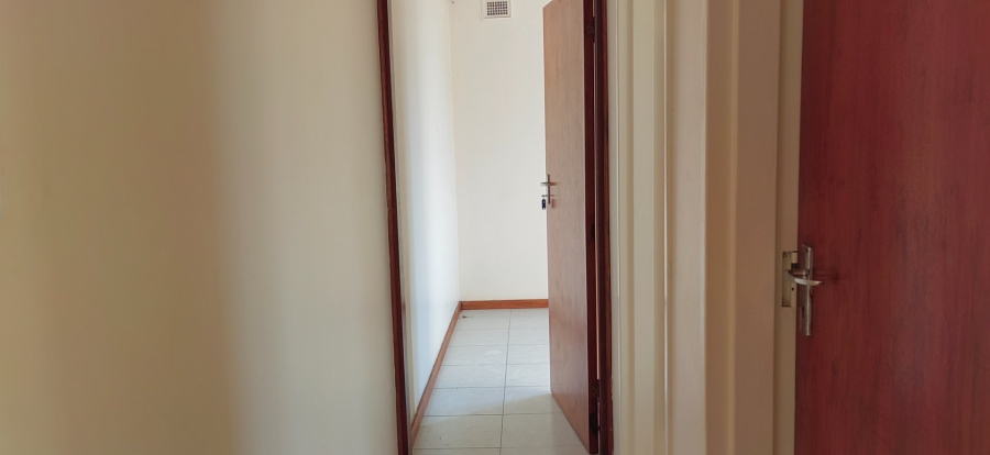 To Let 6 Bedroom Property for Rent in Reservoir Hills KwaZulu-Natal