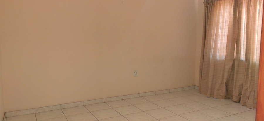 To Let 6 Bedroom Property for Rent in Reservoir Hills KwaZulu-Natal