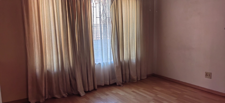 To Let 6 Bedroom Property for Rent in Reservoir Hills KwaZulu-Natal