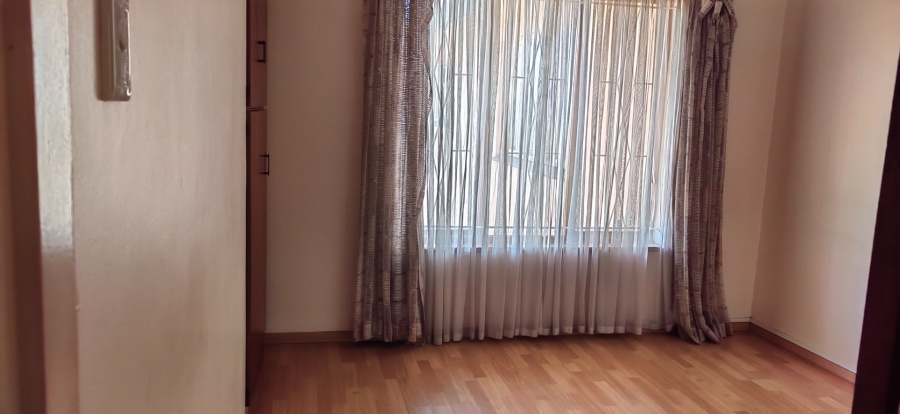 To Let 6 Bedroom Property for Rent in Reservoir Hills KwaZulu-Natal