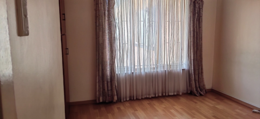 To Let 6 Bedroom Property for Rent in Reservoir Hills KwaZulu-Natal