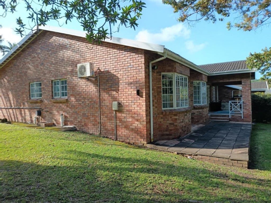 3 Bedroom Property for Sale in Umtentweni KwaZulu-Natal